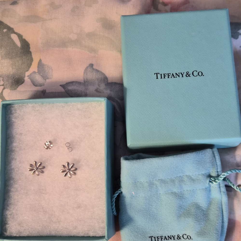 Tiffany & Co. Silver Daisy Flower Earrings